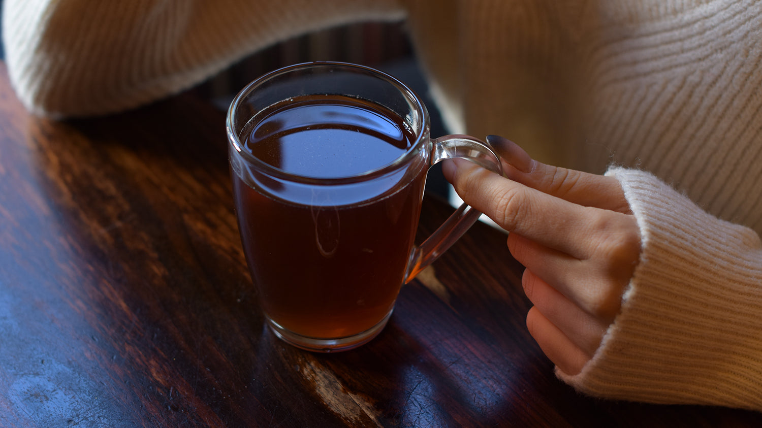 Mulled Wine and Spiked Cider: Glassware Tips for Hot Drinks