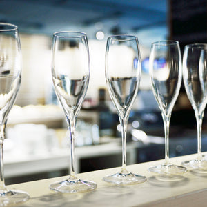 Minimalist Champagne Glasses - Set of 2 - Tulip Shape - ApolloBox