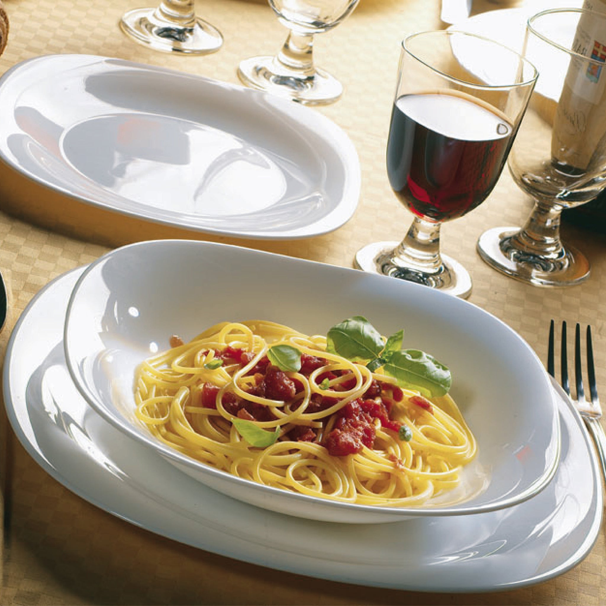 Bormioli Rocco Venere Assiette plate blanche 30 cm : : Cuisine et  Maison
